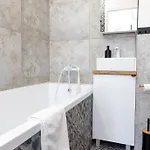 Luxus Na Dziesiatym *