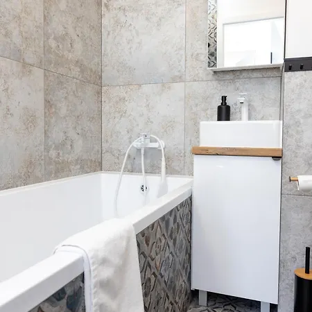 Luxus Na Dziesiatym *